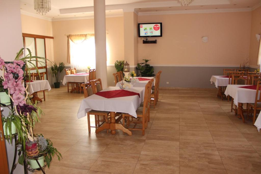 Hotel Czardasz Вжесня Экстерьер фото
